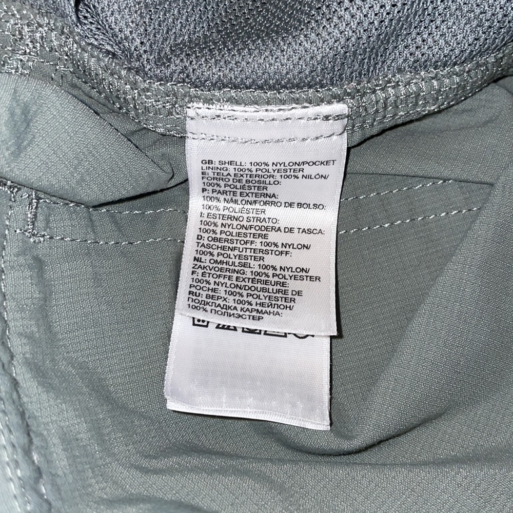 NWOT. The North face shorts. Size 8 - Picture 5 of 5